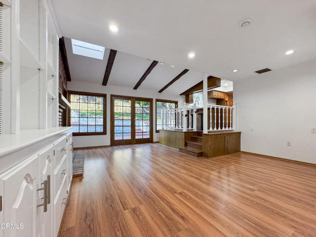 5028 El Adobe Lane, La Crescenta CA: https://media.crmls.org/mediaz/94687092-3b4e-406b-9d4d-5d950c0d2517.jpg