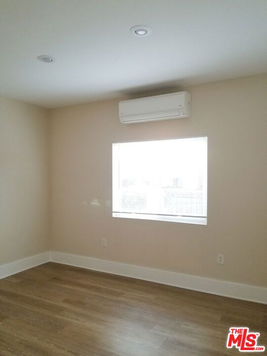 3166 San Marino Street, Los Angeles CA: https://media.crmls.org/mediaz/9468a039-b996-4c7a-9335-8ec057c75339.jpg