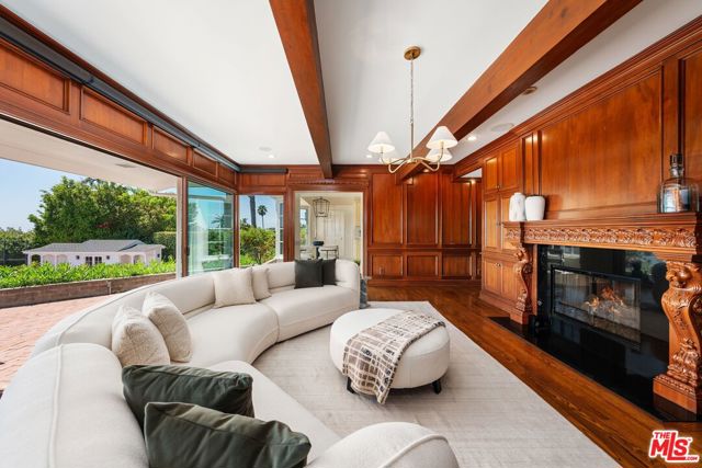 Drew Fenton | 220 Bentley Circle Los Angeles CA | MLS: 7377652