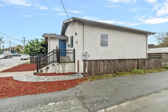 207 E San Luis Street, Salinas CA: https://media.crmls.org/mediaz/9468e108-0719-4691-ab93-7d6e63b0674f.jpg