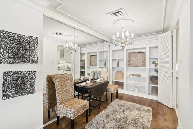 939 Coast Boulevard, La Jolla CA: https://media.crmls.org/mediaz/946905a7-3410-4124-a702-c949bb758d0f.jpg