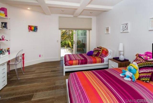 1317 Caminito Balada, La Jolla CA: https://media.crmls.org/mediaz/946987f3-2dfc-4136-8e53-4345a04f4d53.jpg