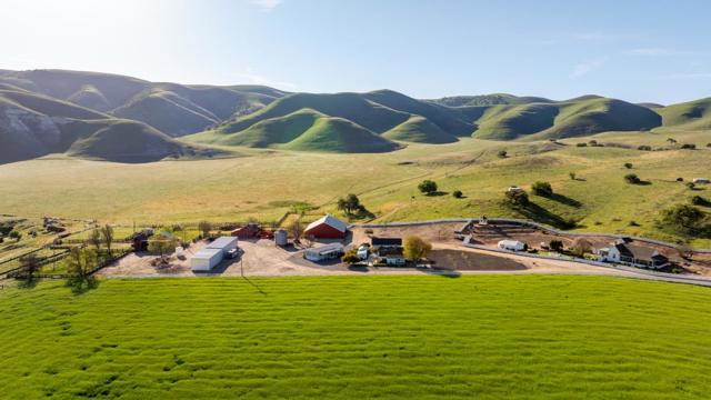 54800 Lonoak Road, King City CA: https://media.crmls.org/mediaz/9469ac45-0aa2-4a31-ac8a-d60bf70fc7f3.jpg