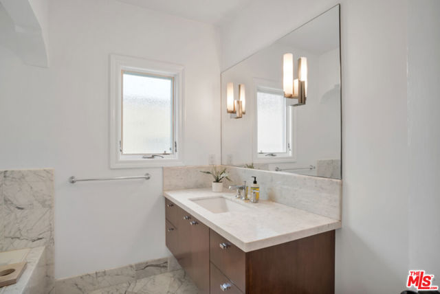 10615 Esther Avenue, Los Angeles CA: https://media.crmls.org/mediaz/9469e020-4234-4f31-87a4-f9956f9f8d0b.jpg
