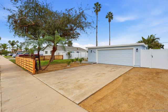 1224 Louden Ln, Imperial Beach CA: https://media.crmls.org/mediaz/9469e932-03d4-4866-81b2-96facf61de77.jpg
