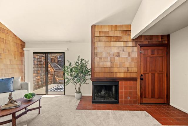 461 Dela Vina Avenue, Monterey CA: https://media.crmls.org/mediaz/9469fd10-9d83-45bd-b8f4-6c45c908222a.jpg