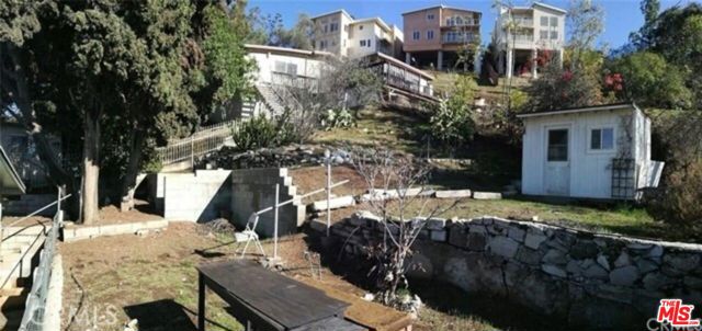 3422 Holyoke Drive, Los Angeles CA: https://media.crmls.org/mediaz/946b051a-42fb-478a-a502-e82bd2e057ca.jpg