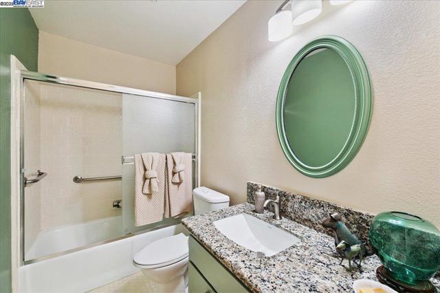 2587 Chablis Way, Livermore CA: https://media.crmls.org/mediaz/946b5dc9-b7dd-47df-92a5-b74cfc7b53c4.jpg