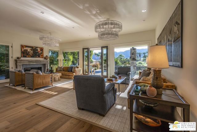 8 Surrey Court, Rancho Mirage CA: https://media.crmls.org/mediaz/946b75b1-6706-450d-b616-eb515d540bc0.jpg