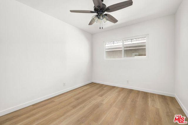 340 N Palm Drive, Beverly Hills CA: https://media.crmls.org/mediaz/946bc944-a125-4e34-a55f-d00e2b485dd0.jpg