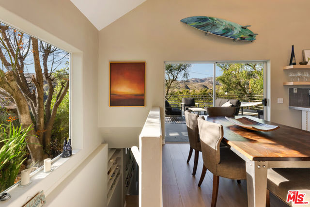4350 Hillview Drive, Malibu CA: https://media.crmls.org/mediaz/946c2b0a-374d-4ba7-b269-34762e32cda9.jpg