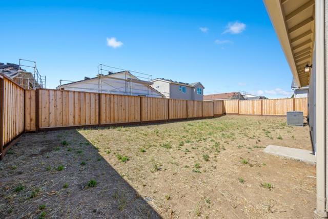 1911 Hydrangea Dr, Hollister CA: https://media.crmls.org/mediaz/946c36c6-ca2b-46c1-9124-6dafe1c4d32e.jpg