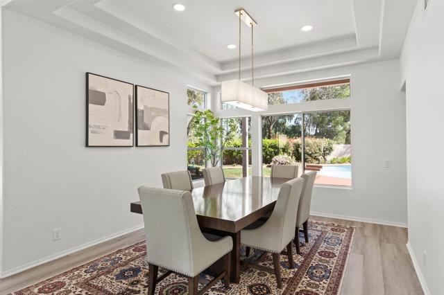 Detail Gallery Image 11 of 60 For 16883 Saint Andrews Dr, Poway,  CA 92064 - 5 Beds | 5/1 Baths