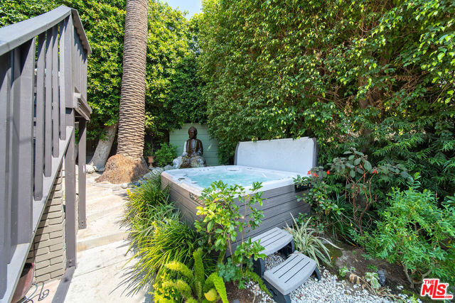 6626 Cahuenga Terrace, Los Angeles CA: https://media.crmls.org/mediaz/946d5abe-c0ef-4606-8821-12d57eb75c59.jpg