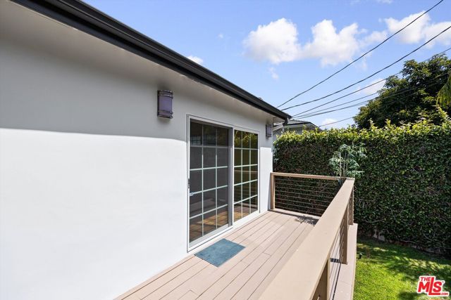 2376 Dewey Street, Santa Monica CA: https://media.crmls.org/mediaz/946e6a16-645d-4d5d-9d3e-955a7f596bb8.jpg