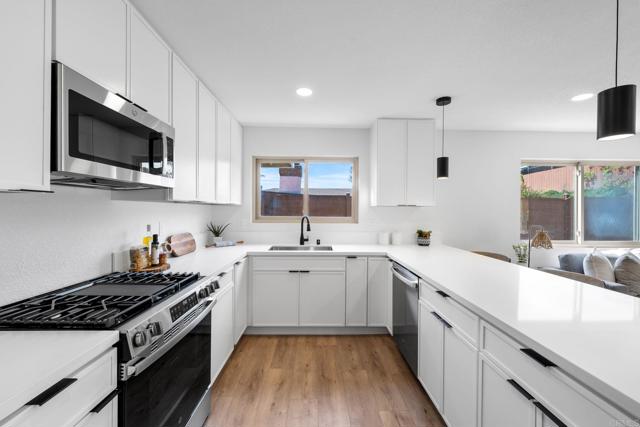 9121 Heatherdale Street, Santee CA: https://media.crmls.org/mediaz/946f1aa7-5266-4fbf-8e79-5420d06fbe5d.jpg