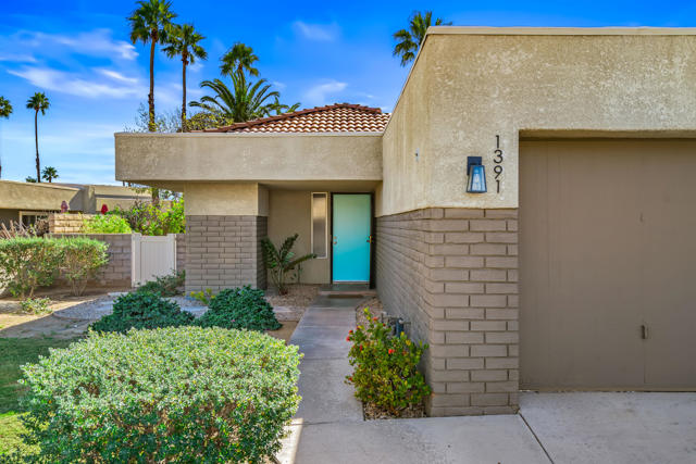 1391 Sunflower Circle S, Palm Springs, CA 92262
