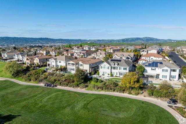4986 Grayhawk Court, Dublin CA: https://media.crmls.org/mediaz/947018a7-807f-43e9-bb26-d696d9a56452.jpg