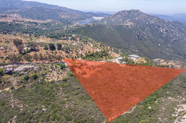 16677 Falcon Heights Rd, Ramona CA: https://media.crmls.org/mediaz/9470208d-63e4-4a11-b2b9-4cfce870e6f4.jpg