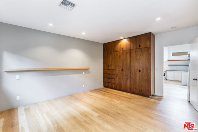4229 Elmer Avenue, North Hollywood CA: https://media.crmls.org/mediaz/9470638a-9cca-44be-b3da-7ec52d4a1e70.jpg