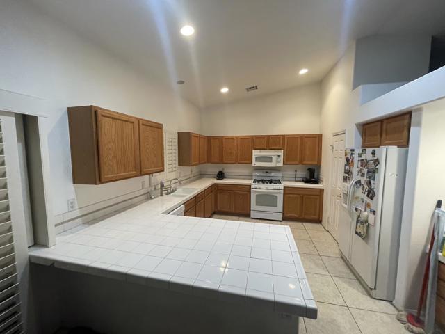 31675 Victor Road, Cathedral City CA: https://media.crmls.org/mediaz/9471bcc5-a314-451b-a768-e4ed8130ec18.jpg
