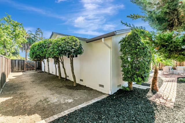 657 Coleraine Court, Sunnyvale CA: https://media.crmls.org/mediaz/9472157c-9581-4832-aa01-d51ebb8d633c.jpg