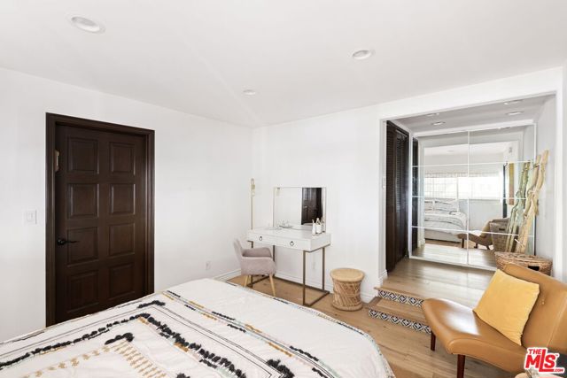 1508 N Beverly Glen Boulevard, Los Angeles CA: https://media.crmls.org/mediaz/9472d0b7-032a-49bb-badd-f8010277f5b8.jpg