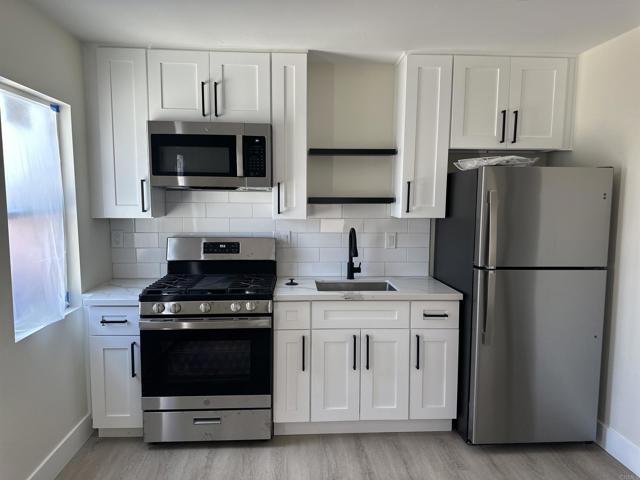 Image 6 of 12 For 4311 Dwight St Street