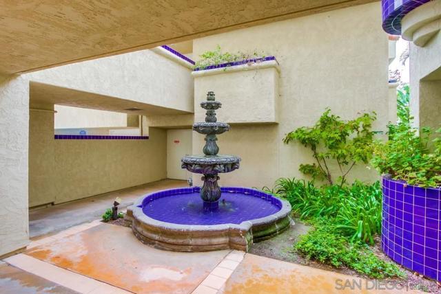 12122 Royal Birkdale Row, San Diego CA: https://media.crmls.org/mediaz/94734b09-0981-4509-94b5-ffe58dbdcf79.jpg