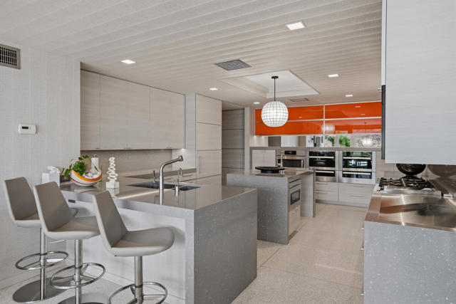 855 W Coronado Avenue, Palm Springs, CA 92262