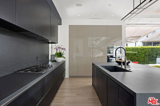 1410 Georgina Avenue, Santa Monica CA: https://media.crmls.org/mediaz/947479fd-c823-4349-aead-4d78693c3c2f.jpg