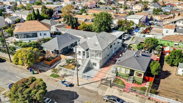 1725 96Th Ave, Oakland CA: https://media.crmls.org/mediaz/9474afd5-13f0-44be-bd2c-d4104aba0239.jpg
