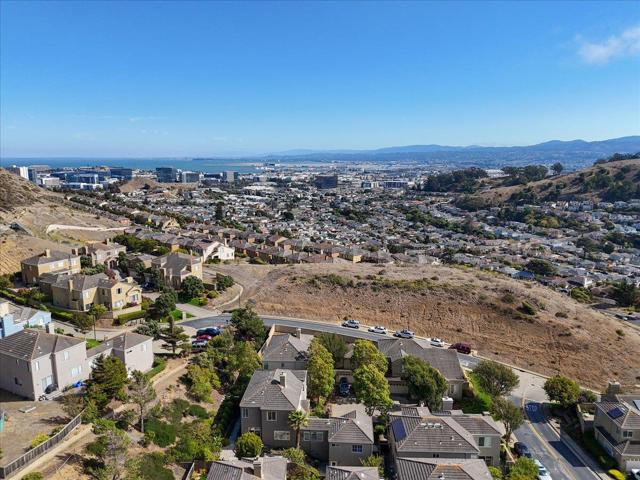 8 Parkgrove Drive, South San Francisco CA: https://media.crmls.org/mediaz/9474e4e3-9d9d-4d26-99c8-a2de195a49c2.jpg