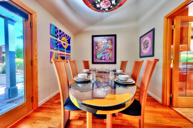 6291 Calle Fuego, Pleasanton CA: https://media.crmls.org/mediaz/9475114e-5cd2-4b85-94bc-e87c8fd421f4.jpg