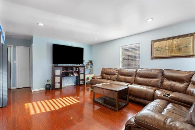 33834 9th Street, Union City CA: https://media.crmls.org/mediaz/94751a5b-22cd-4910-8367-4a8125ac2671.jpg