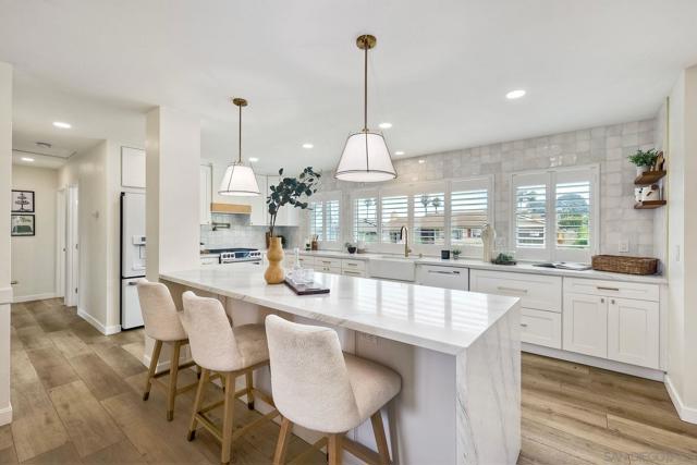 Image 3 of 43 For 3380 Trumbull St