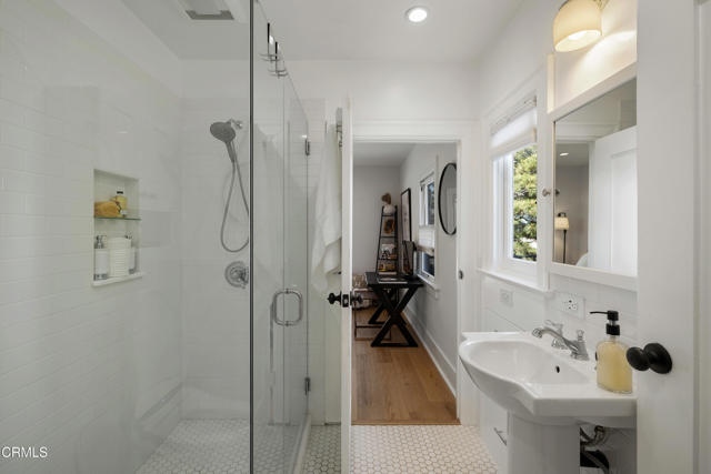 Detail Gallery Image 24 of 38 For 930 N Catalina Ave, Pasadena,  CA 91104 - 2 Beds | 1 Baths