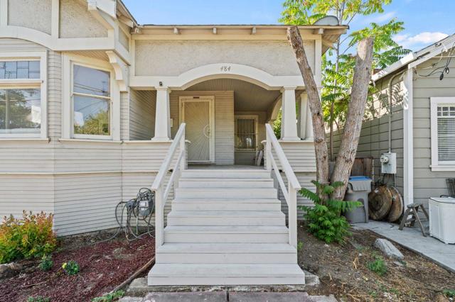 484 E Saint John Street, San Jose CA: https://media.crmls.org/mediaz/9476f2cb-52e8-4324-89b8-ddb74ce3a3ee.jpg