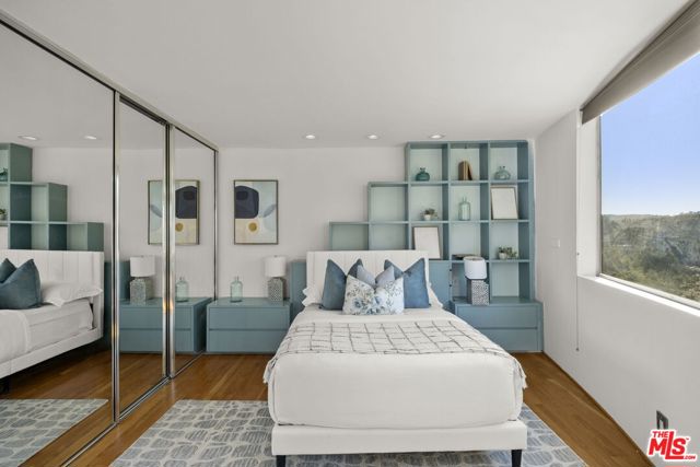 2980 Hollyridge Drive, Los Angeles CA: https://media.crmls.org/mediaz/94771419-e548-4a99-af6b-3df15964c83b.jpg