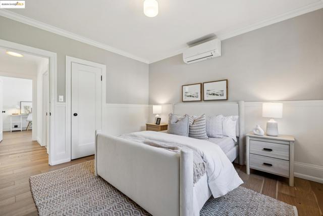 1642 10Th St, Berkeley CA: https://media.crmls.org/mediaz/94776617-d3d8-4562-a794-b82437462dc0.jpg