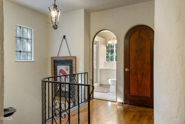 5321 Alta Canyada Road, La Canada Flintridge CA: https://media.crmls.org/mediaz/9477671e-bce2-4d79-850a-0d8719a84305.jpg