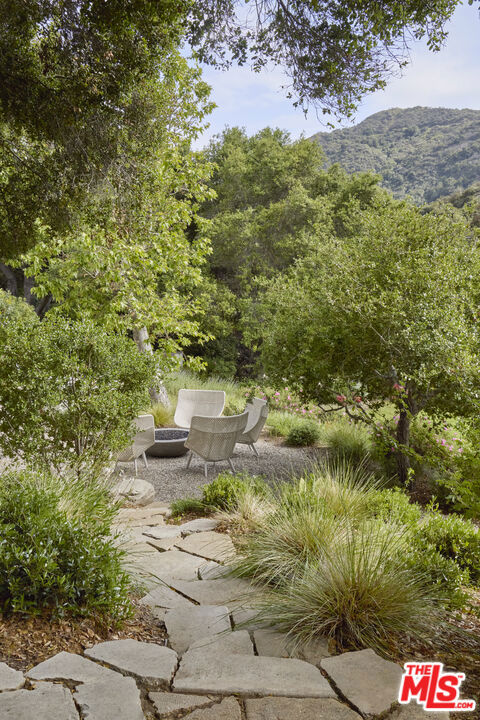 901 Crater Camp Drive, Calabasas CA: https://media.crmls.org/mediaz/94776bb1-8861-483e-944a-40f4d66f8b2d.jpg