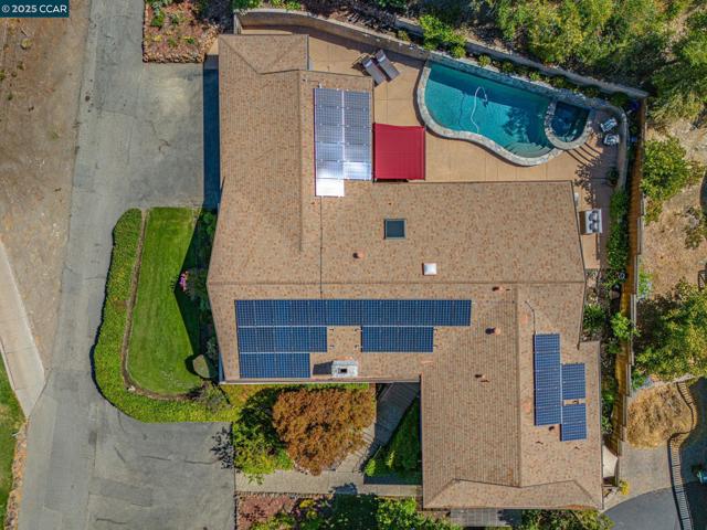 554 Golf Club Road, Pleasant Hill CA: https://media.crmls.org/mediaz/9477d8b6-47bf-4c49-89cc-6aee05bf1e16.jpg