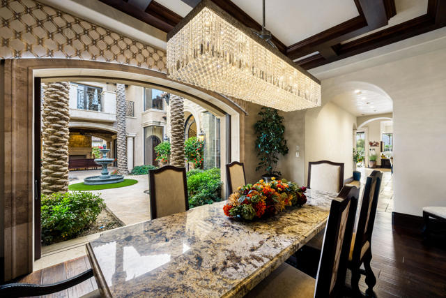 Image 23 of 102 For 52977 Via Dona