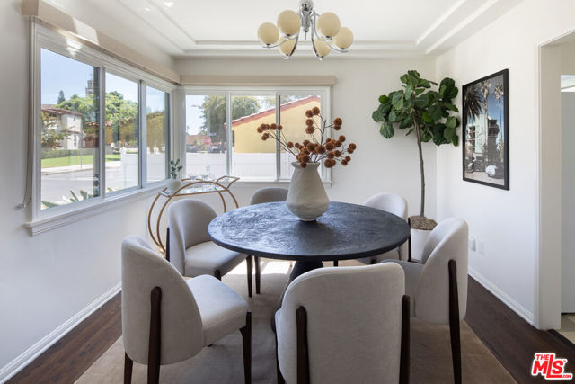 3987 Roxton Avenue, Los Angeles CA: https://media.crmls.org/mediaz/94781b90-96a0-40f2-b9e7-7773a10f0024.jpg