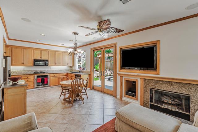 975 Oak Brook Way, Gilroy CA: https://media.crmls.org/mediaz/94782f19-b281-4bda-bd9e-9723486ba139.jpg