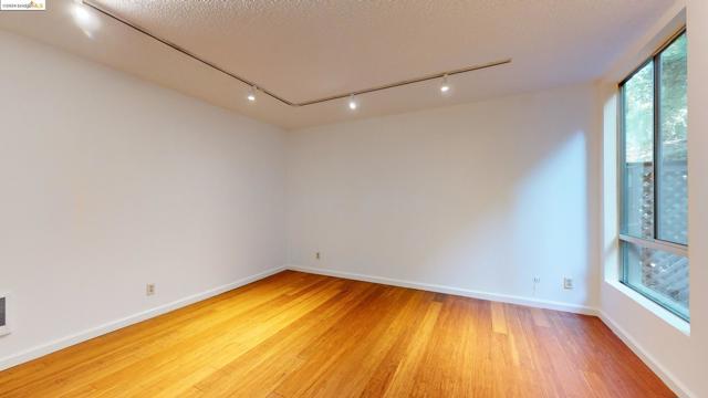 Image 9 of 17 For 2700 Le Conte Ave  201