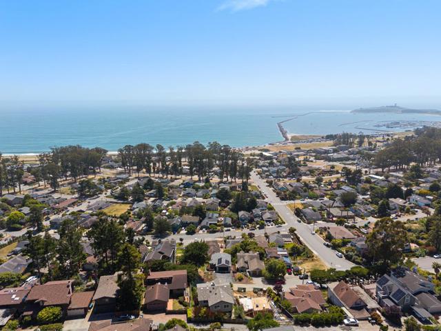 1120 Columbus Street, El Granada CA: https://media.crmls.org/mediaz/94787145-fdbe-42f2-9527-dcc3d080c92f.jpg