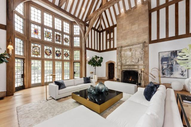 85 Fagan Drive, Hillsborough CA: https://media.crmls.org/mediaz/94793d61-071b-4d55-aa21-13b71697cb92.jpg