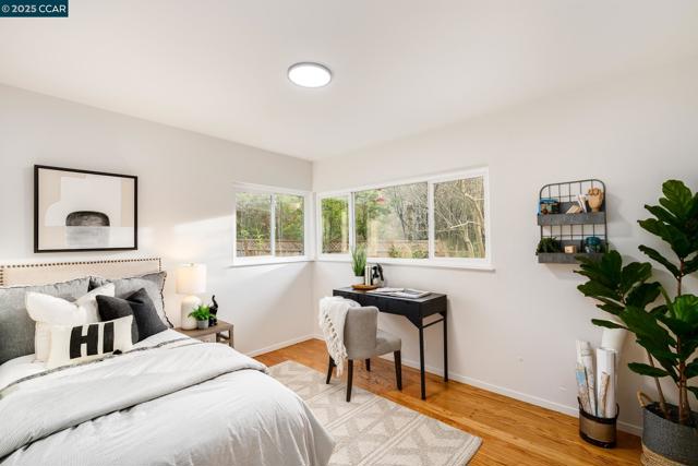 231 Orchard Rd, Orinda CA: https://media.crmls.org/mediaz/94794440-1674-447c-9b21-f29017be6800.jpg